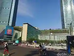 Cuaca Cerah di Bundaran HI: Tanpa CFD Pun Tidak Menjadi Masalah